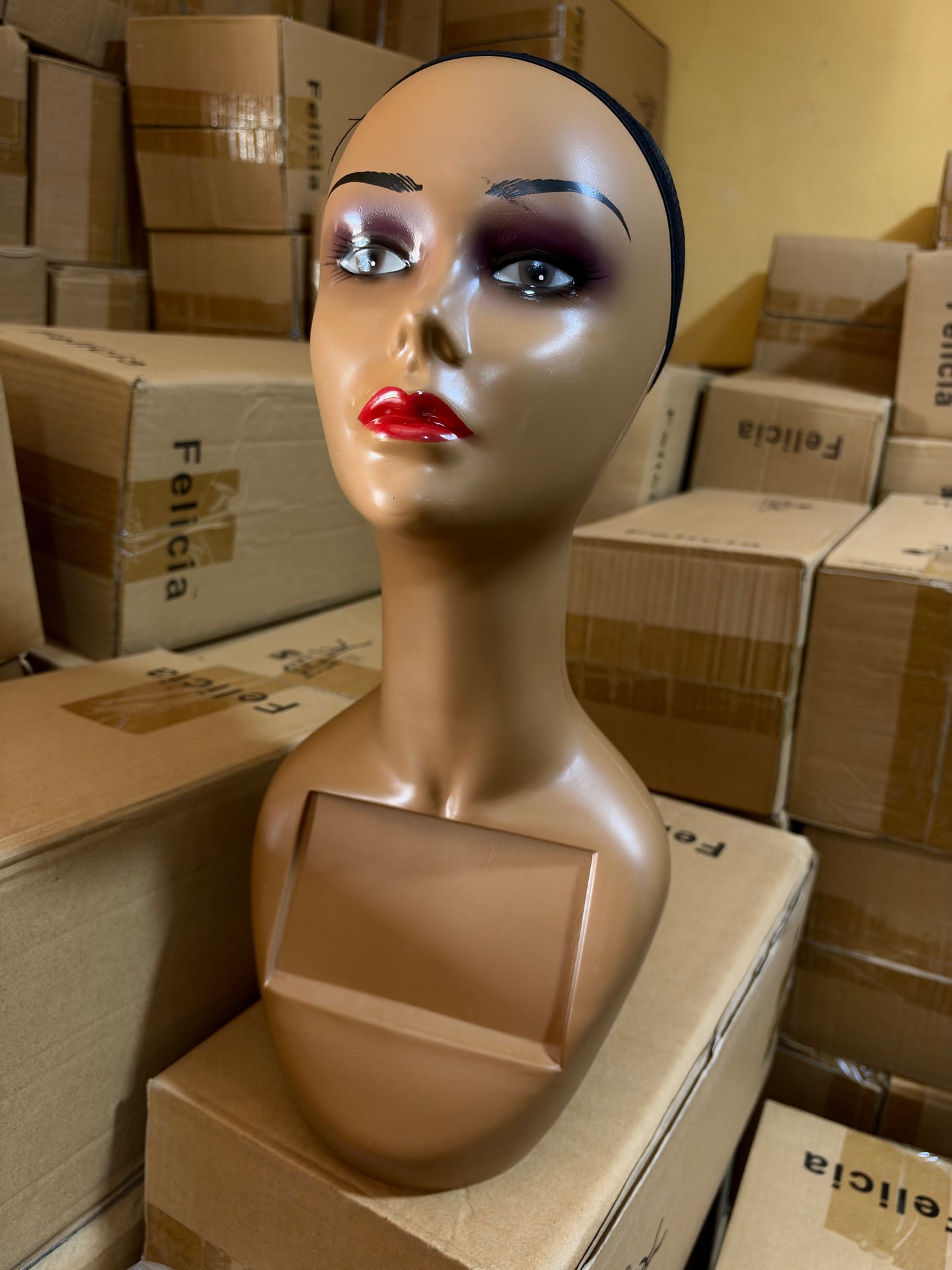 FELICIA MANNEQUIN